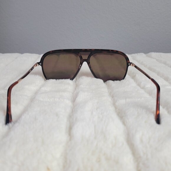QUAY // ltd ed jlo collab tortoise brow bar reflective lens aviator shields main image 6